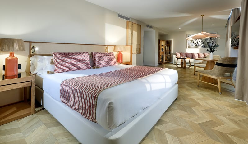europe-holidays-spain-ibiza-trs-ibiza-hotel-suite- sea-front-view